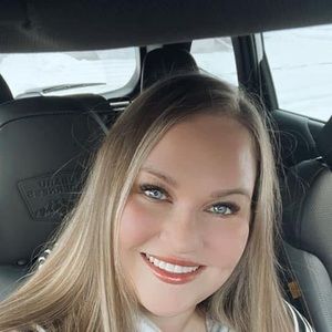 Meet your Posher, Whitney